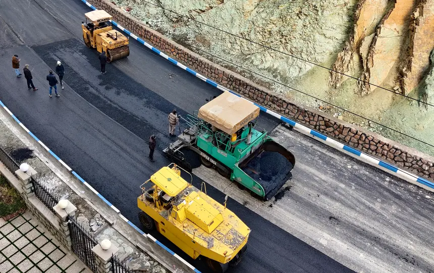 Membedah Perbedaan Prime Coat dan Tack Coat pada Lapisan Jalan Aspal - Jasa Pengaspalan Jakarta